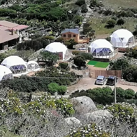 Glamping Semaforo Capo Sperone ベッド・アンド・ブレックファスト SantʼAntìoco