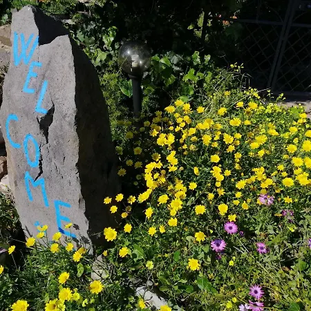 Glamping Semaforo Capo Sperone ベッド・アンド・ブレックファスト