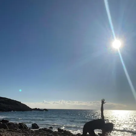 Glamping Semaforo Capo Sperone ベッド・アンド・ブレックファスト