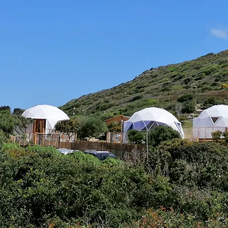 Glamping Semaforo Capo Sperone ベッド・アンド・ブレックファスト SantʼAntìoco
