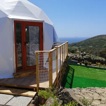 Glamping Semaforo Capo Sperone ベッド・アンド・ブレックファスト SantʼAntìoco