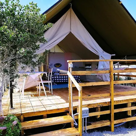 Glamping Semaforo Capo Sperone Bed & Breakfast